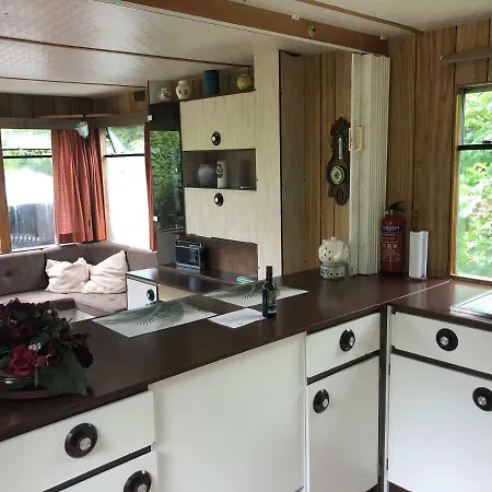 Holiday home That 70s Caravan! Your Vacation In The Wild Rockanje